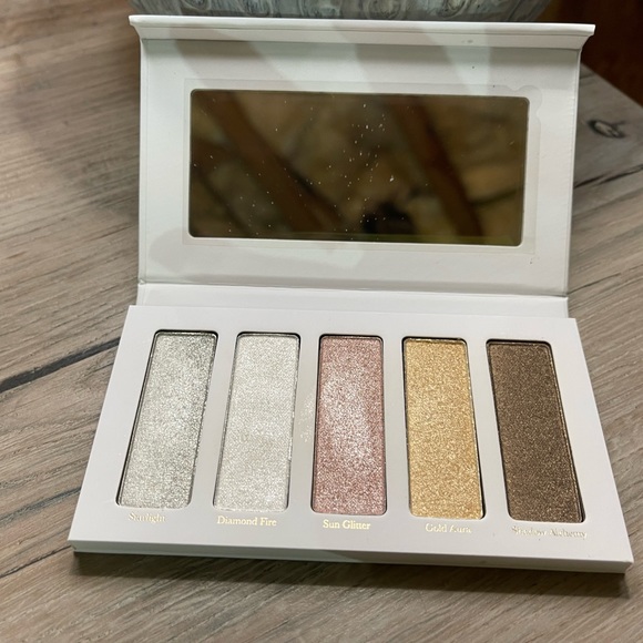 Kypris eyeshadow palette - shimmer palette - Picture 4 of 4